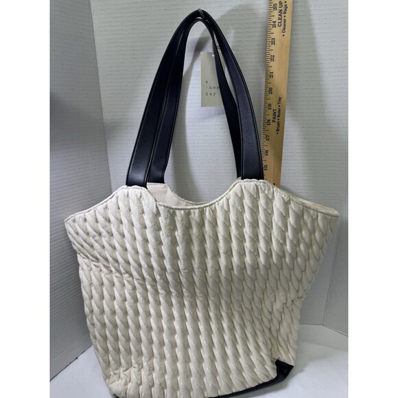 A New Day Quilted Shopper Tote Shoulder/Handbag/Purse w/Magnetic Closure Beige - Picture 12 of 14